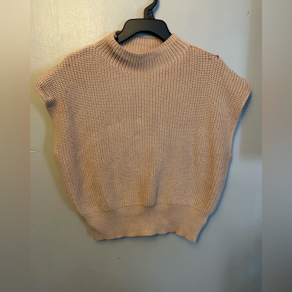 Cider sweater - tan loose knit high neck vest w/shoulder pads - Picture 4 of 10